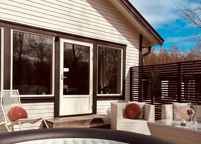 Modern Villa Med Spa Och Pool